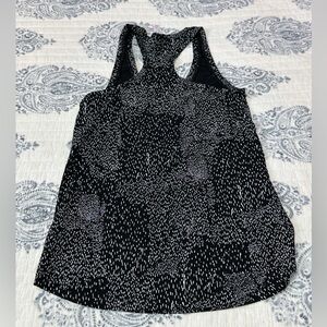Fabletics Medium Racerback Tank Black White Print Flowy Athleisure Workout Top